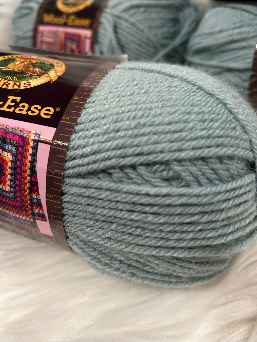 Lion Brand Wool-Ease Yarn Skeins - #123 Seaspray (4 skeins) - Picture 3 of 6